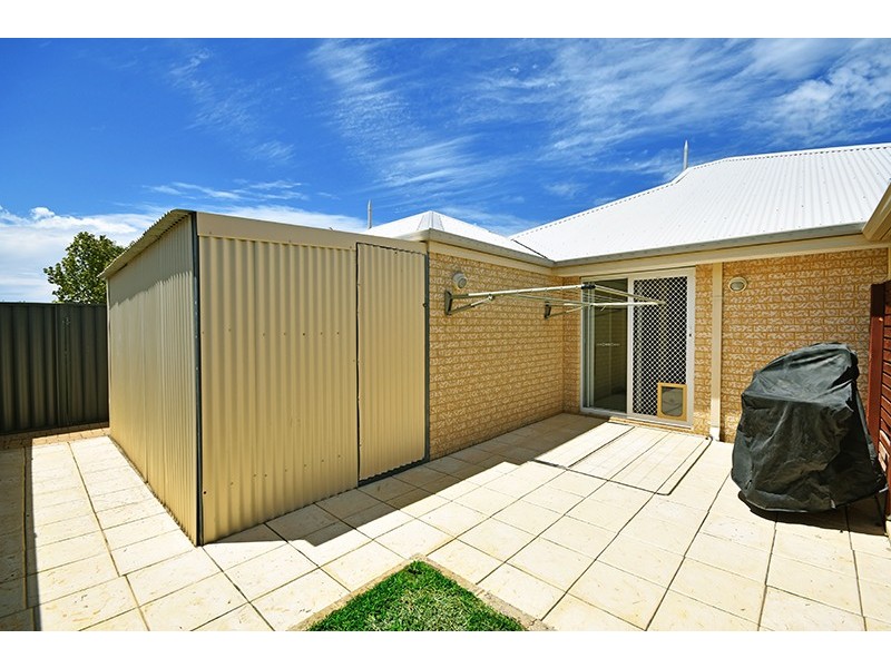 1 Cowra Turn, Aveley WA 6069