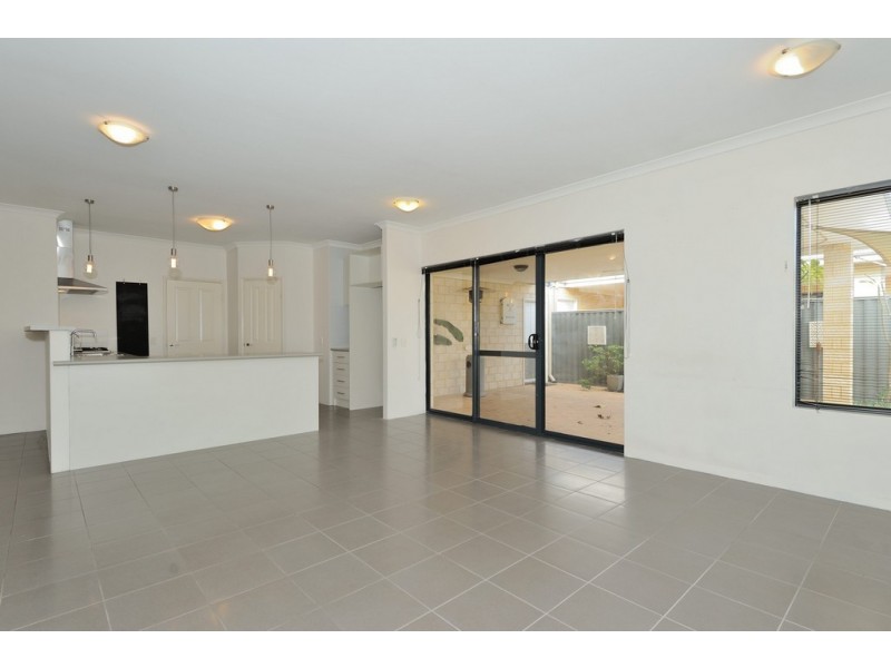 2 ATOLL END, Aveley WA 6069