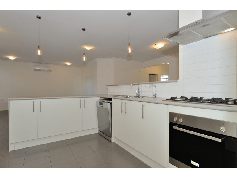 2 ATOLL END, Aveley WA 6069