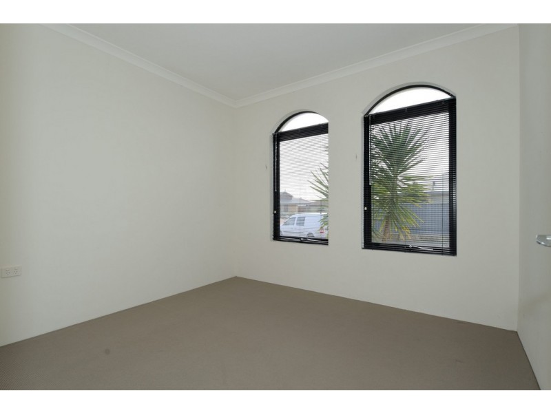 2 ATOLL END, Aveley WA 6069