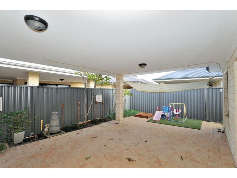 2 ATOLL END, Aveley WA 6069