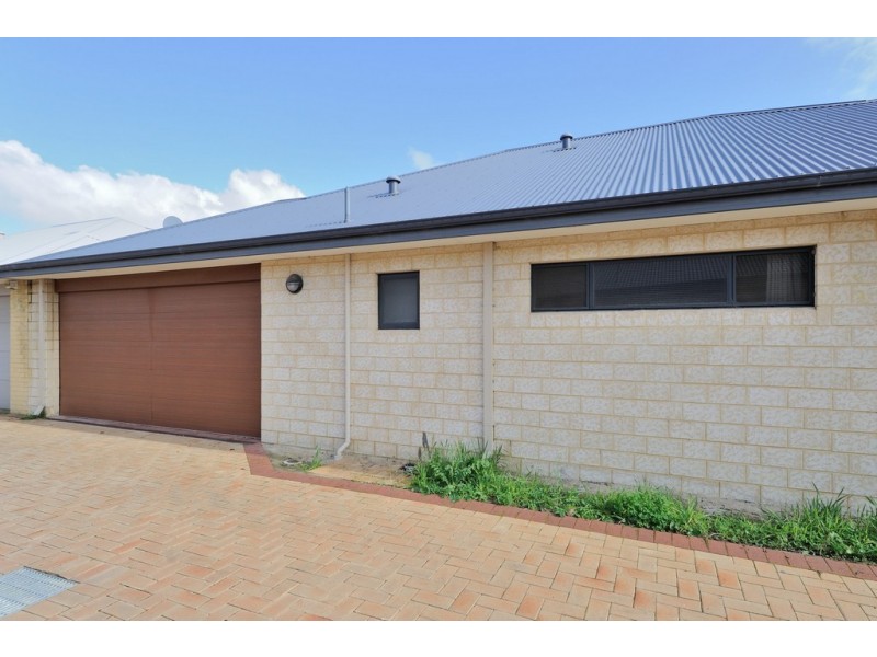 2 ATOLL END, Aveley WA 6069