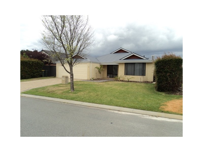 24 TRAVERS WAY, Aveley WA 6069