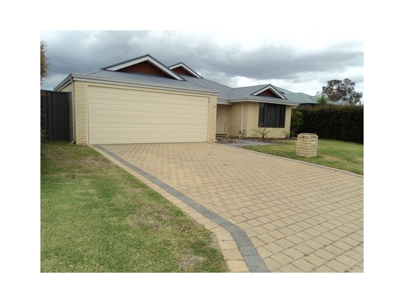 24 TRAVERS WAY, Aveley WA 6069
