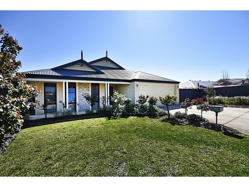 4 Uffizi End, Aveley WA 6069