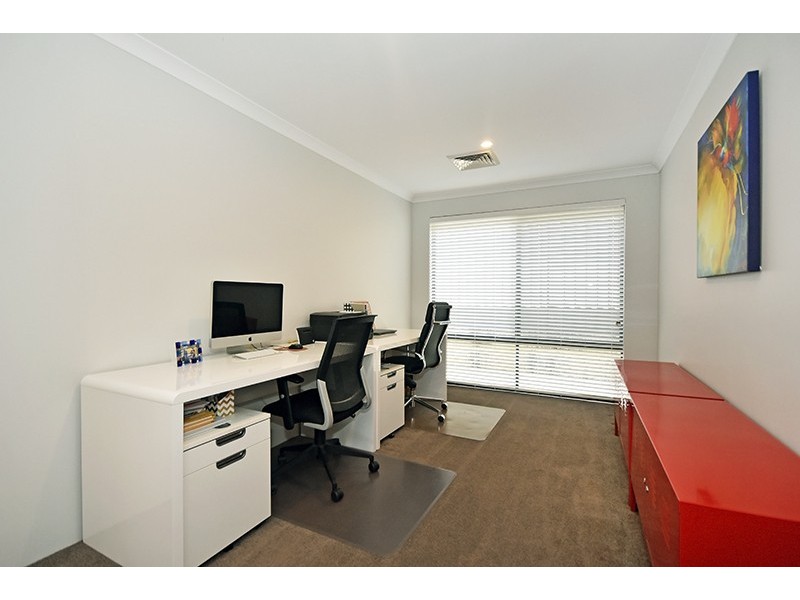 4 Uffizi End, Aveley WA 6069