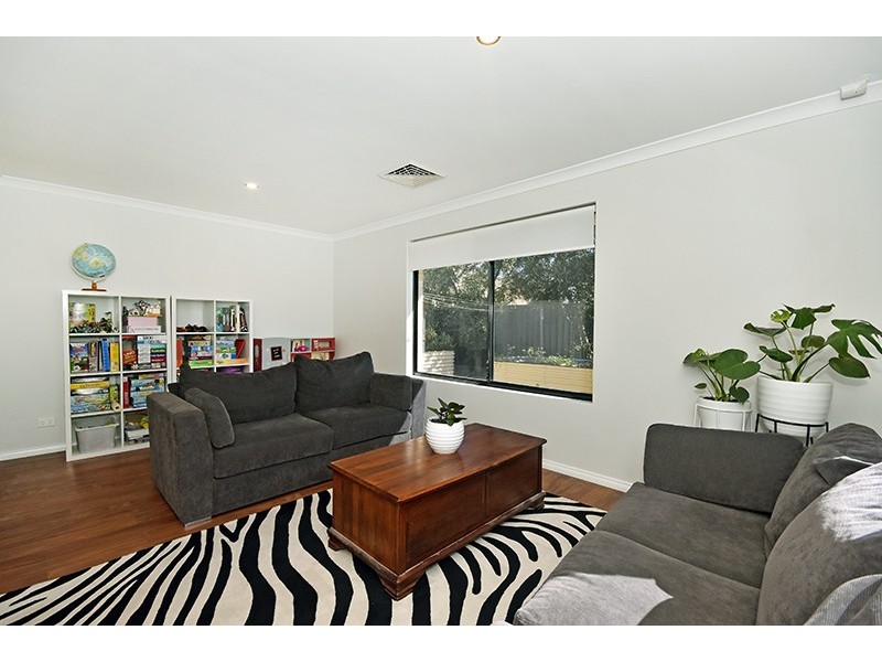 4 Uffizi End, Aveley WA 6069