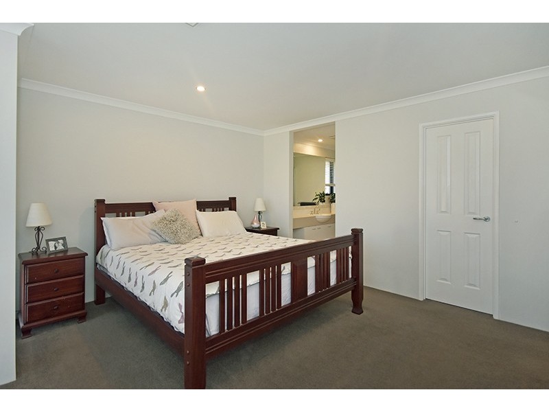 4 Uffizi End, Aveley WA 6069