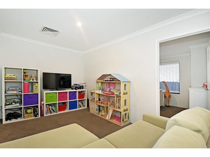 4 Uffizi End, Aveley WA 6069