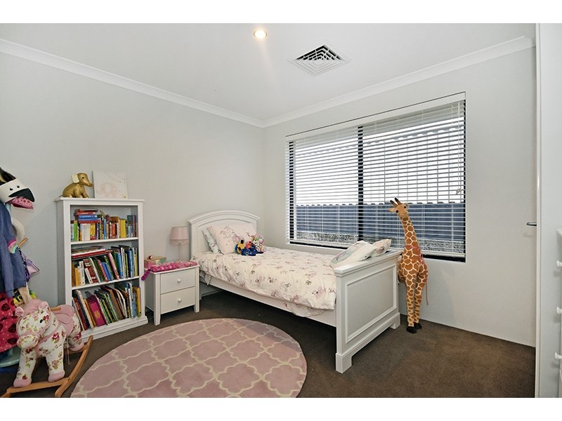 4 Uffizi End, Aveley WA 6069