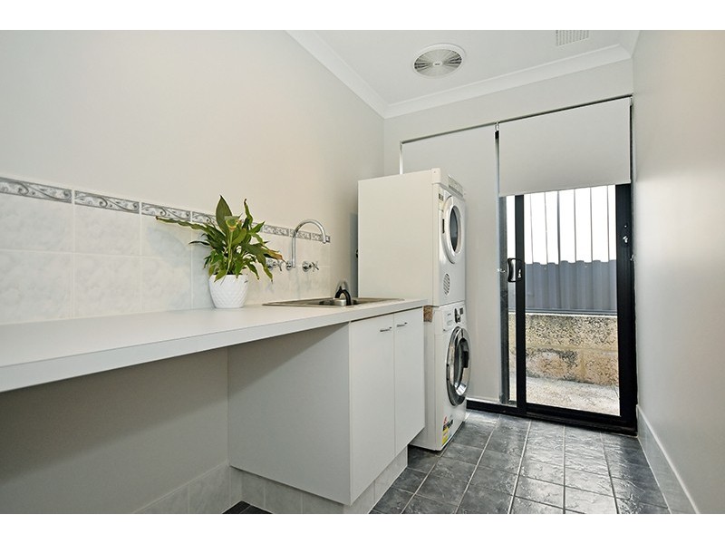 4 Uffizi End, Aveley WA 6069