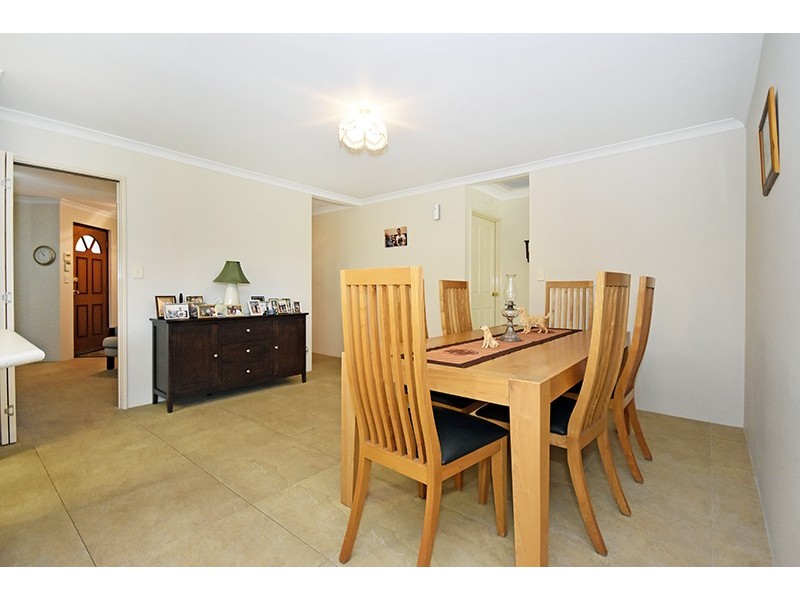 17 Beaufortia Crescent, Ellenbrook WA 6069