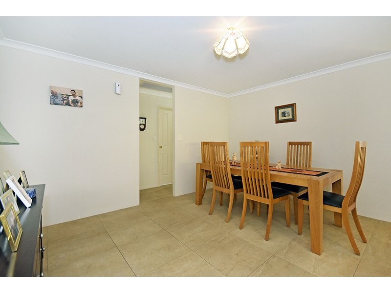 17 Beaufortia Crescent, Ellenbrook WA 6069
