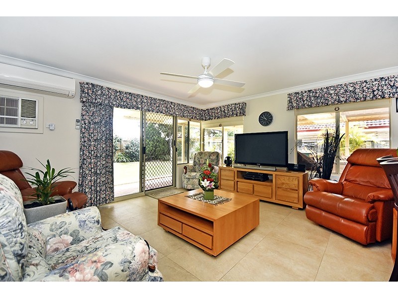 17 Beaufortia Crescent, Ellenbrook WA 6069