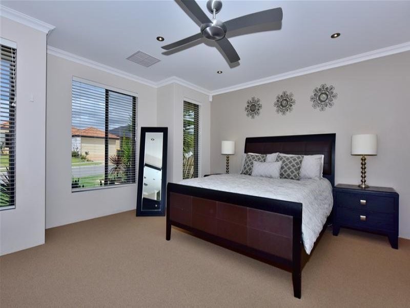 6 Rakich Drive, Ellenbrook WA 6069