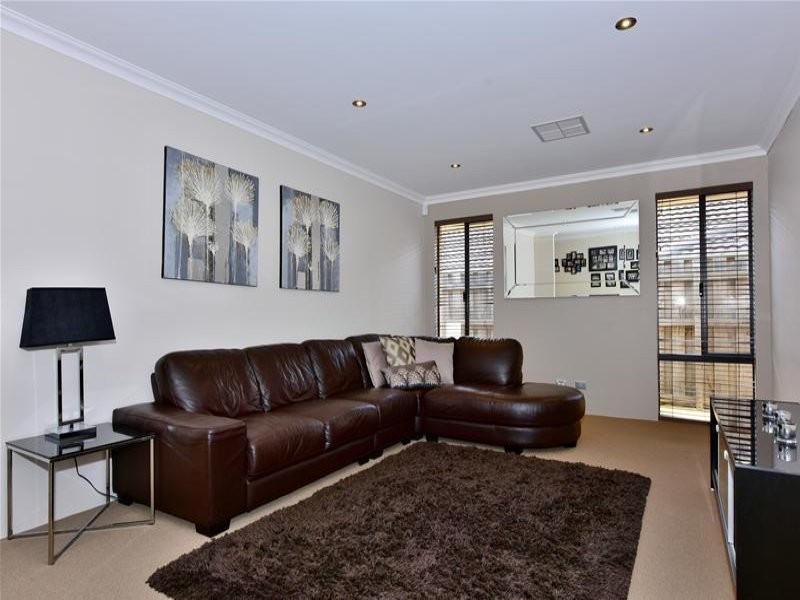 6 Rakich Drive, Ellenbrook WA 6069