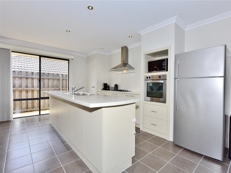 6 Rakich Drive, Ellenbrook WA 6069