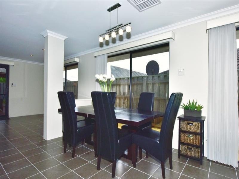 6 Rakich Drive, Ellenbrook WA 6069