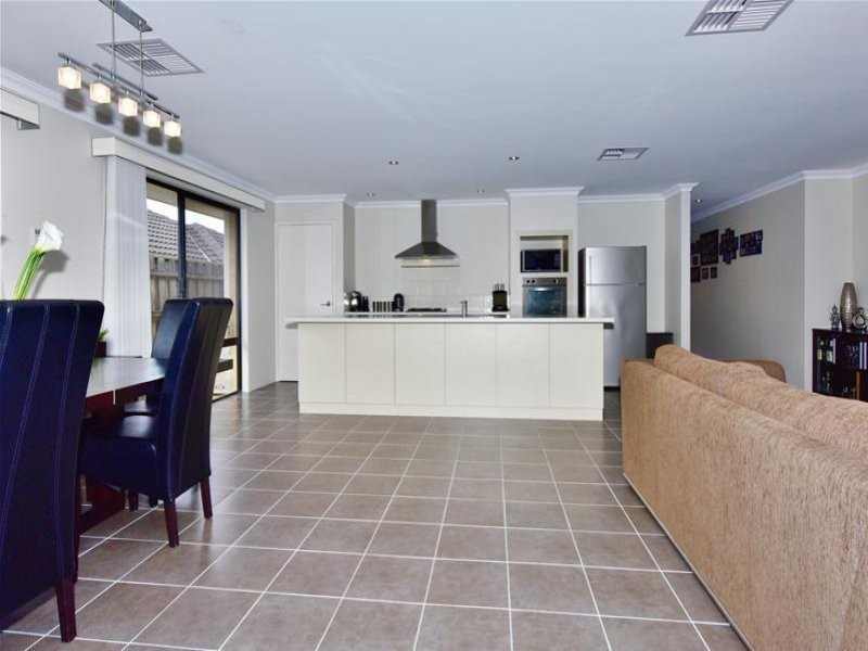 6 Rakich Drive, Ellenbrook WA 6069