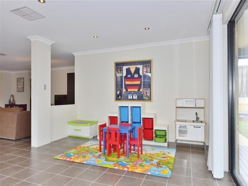 6 Rakich Drive, Ellenbrook WA 6069