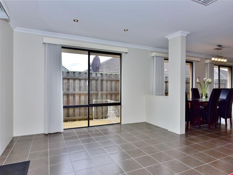 6 Rakich Drive, Ellenbrook WA 6069