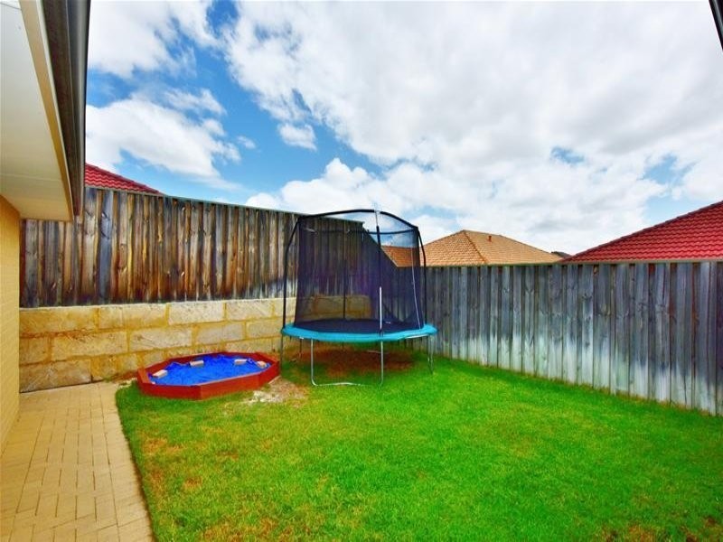 6 Rakich Drive, Ellenbrook WA 6069