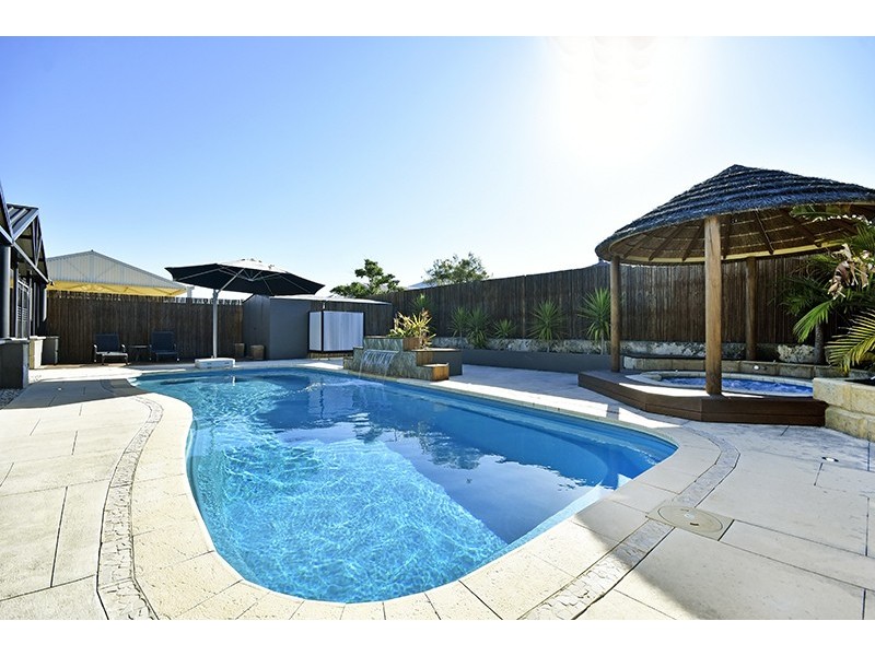 4 Harberton Parkway, Ellenbrook WA 6069