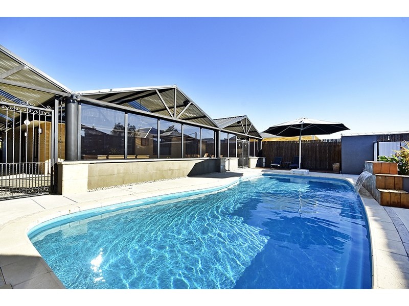 4 Harberton Parkway, Ellenbrook WA 6069