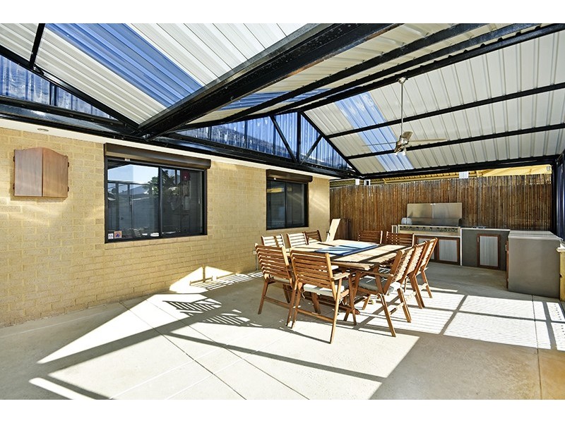 4 Harberton Parkway, Ellenbrook WA 6069