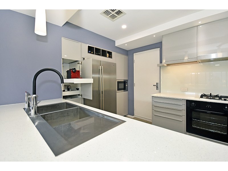4 Harberton Parkway, Ellenbrook WA 6069