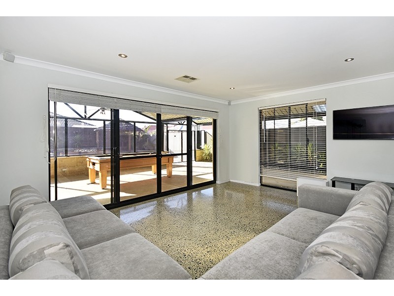 4 Harberton Parkway, Ellenbrook WA 6069