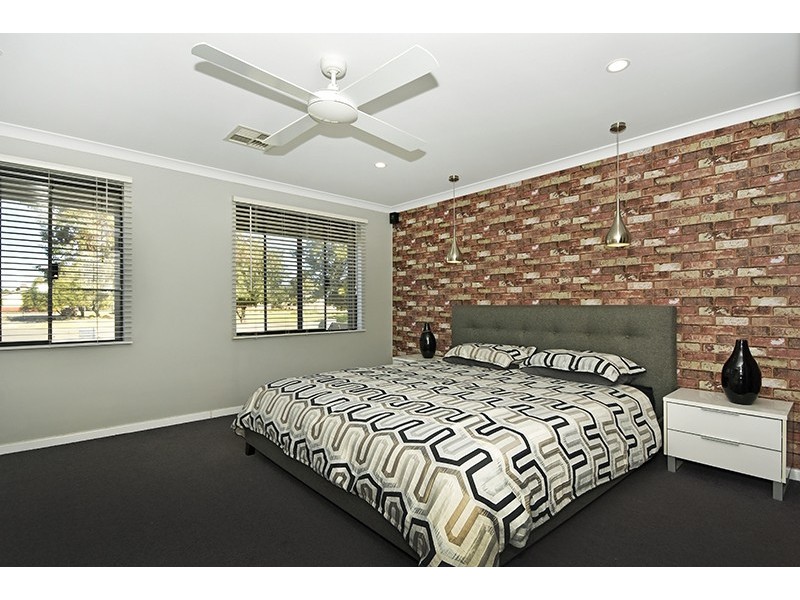 4 Harberton Parkway, Ellenbrook WA 6069