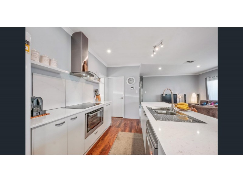 43 Thredbo Drive, Aveley WA 6069