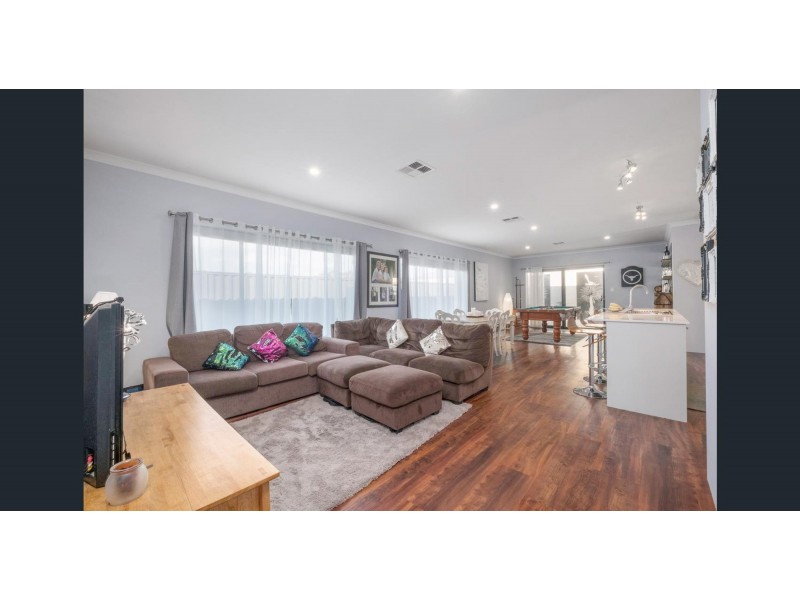 43 Thredbo Drive, Aveley WA 6069