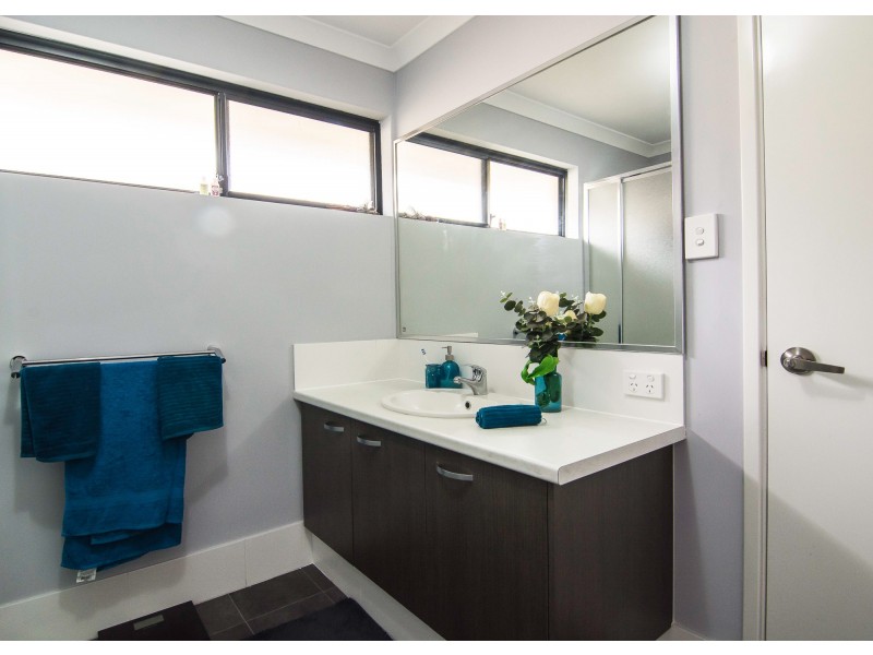 43 Thredbo Drive, Aveley WA 6069