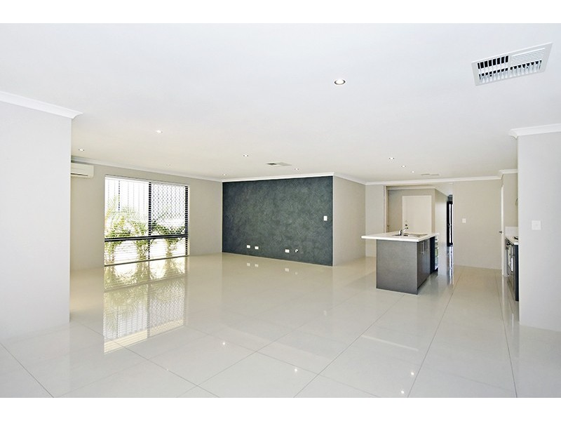 20 Monroe Cross, Aveley WA 6069