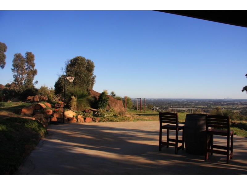 49 Daniel Place, Baskerville WA 6056