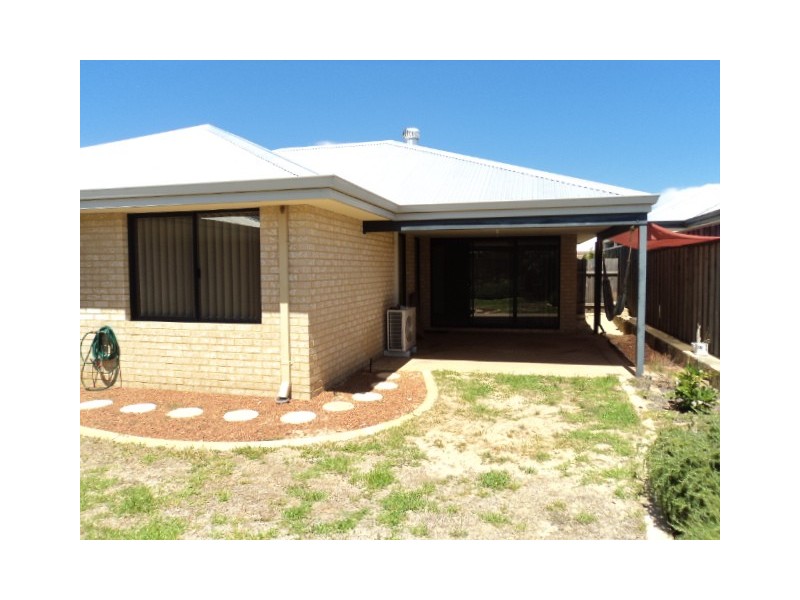 43 Caldervale Ave, Ellenbrook WA 6069