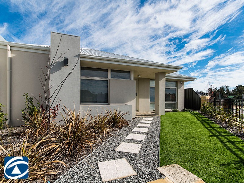 97 Holdsworth Ave, Aveley WA 6069