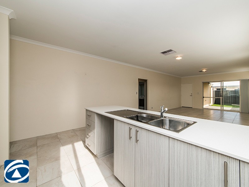 97 Holdsworth Ave, Aveley WA 6069