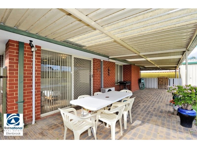 24 Waterhall Rd, South Guildford WA 6055