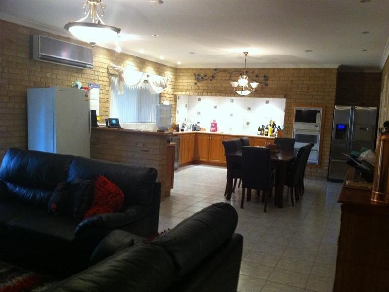 17 Champagne Terrace, The Vines WA 6069