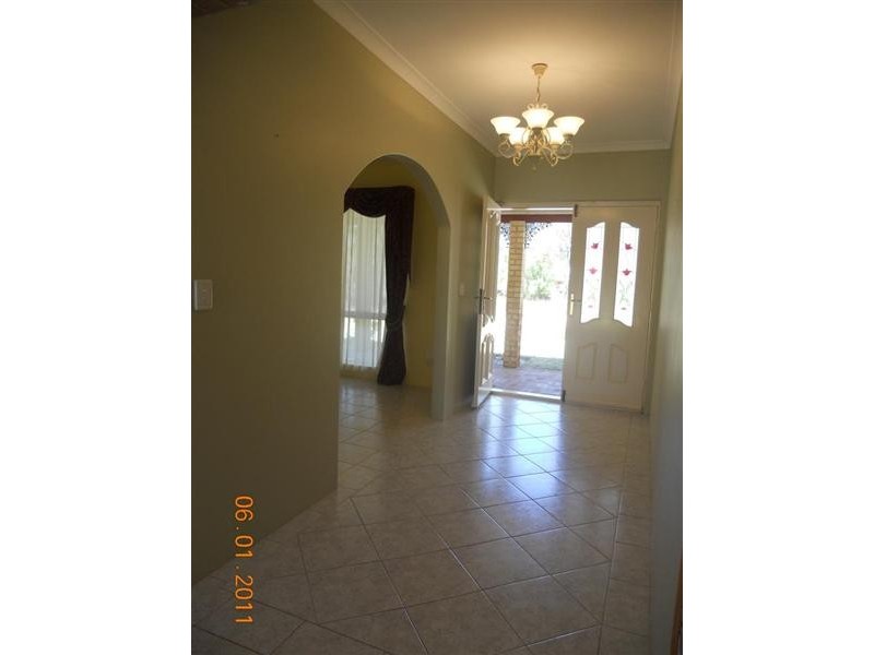 17 Champagne Terrace, The Vines WA 6069
