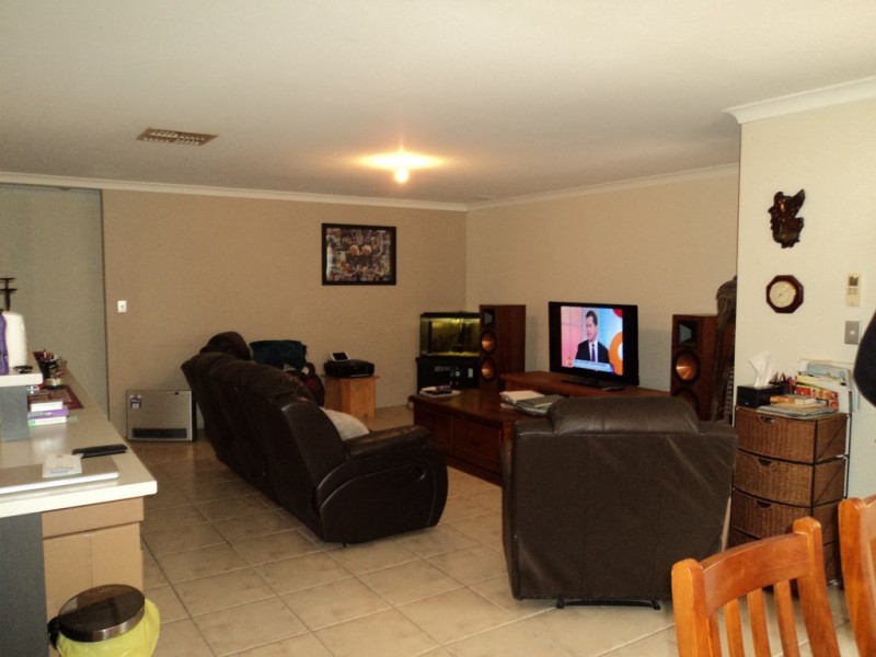 69 Amethyst Parkway, Aveley WA 6069