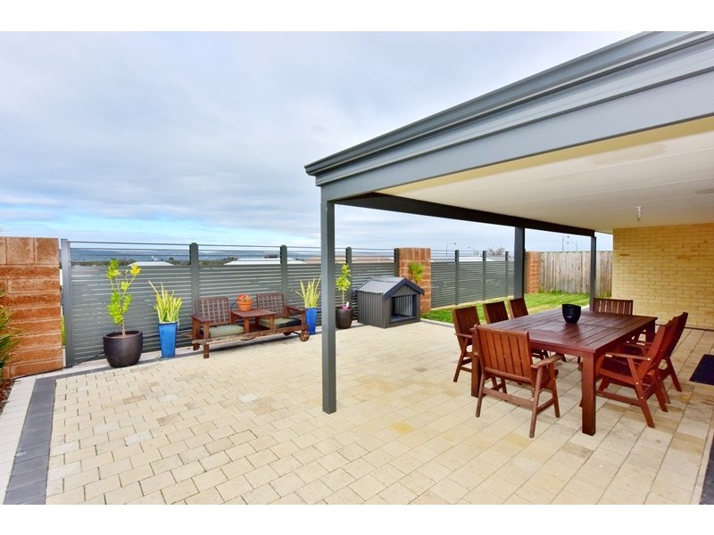 21 Tully Parade, Ellenbrook WA 6069