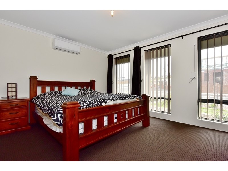 21 Tully Parade, Ellenbrook WA 6069