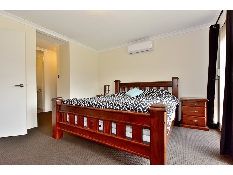 21 Tully Parade, Ellenbrook WA 6069