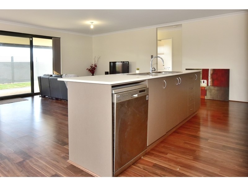 21 Tully Parade, Ellenbrook WA 6069