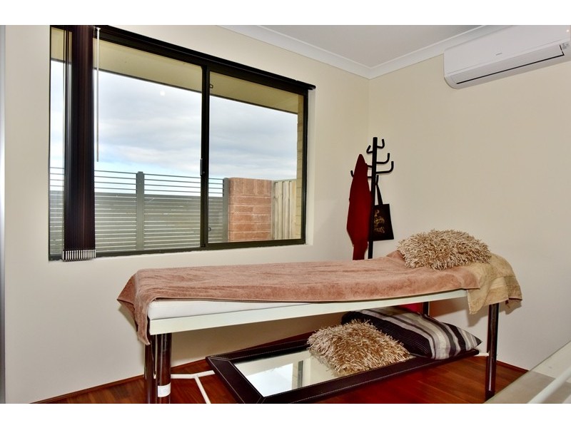 21 Tully Parade, Ellenbrook WA 6069