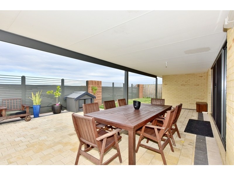 21 Tully Parade, Ellenbrook WA 6069